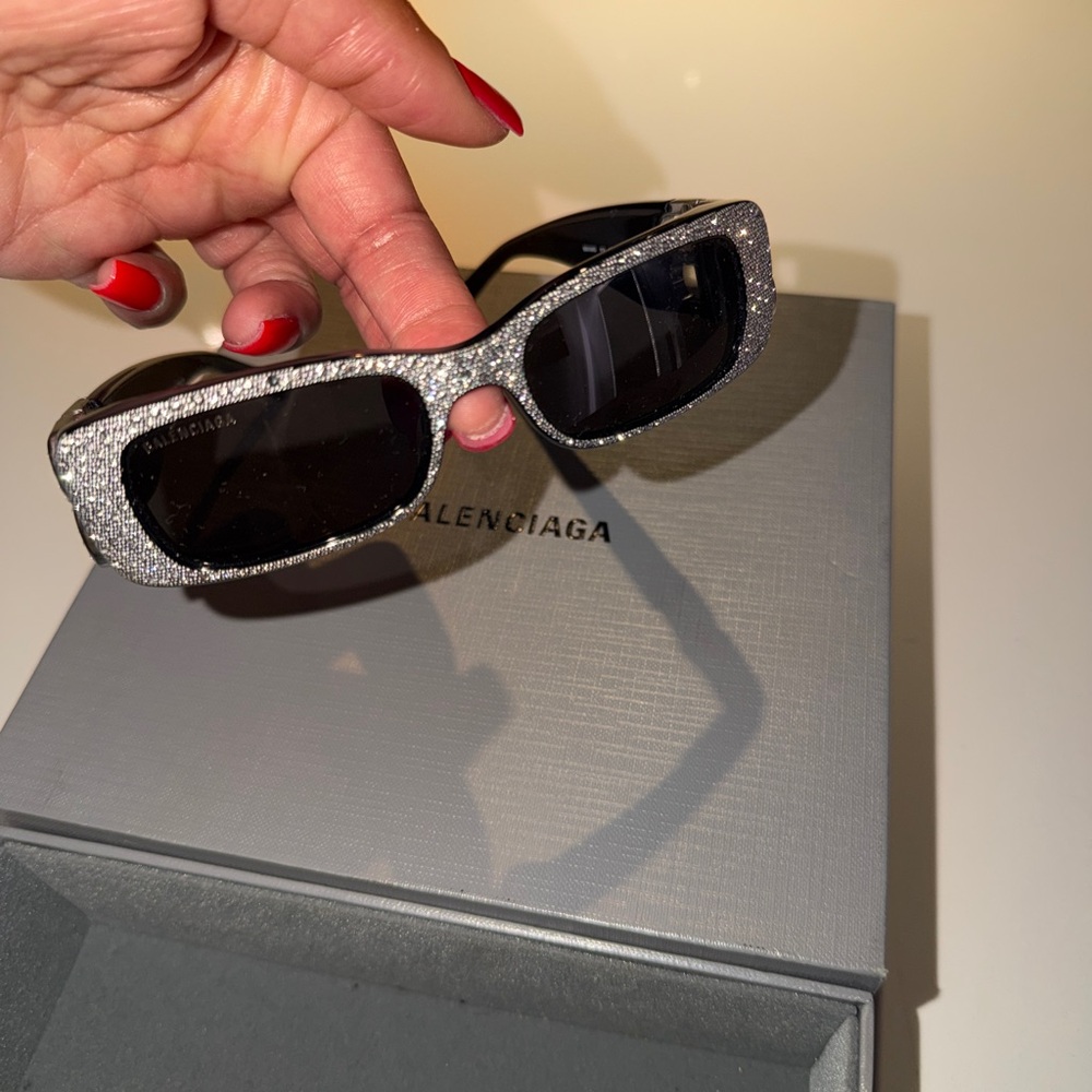 Balaneciaga Black Dynasty crystal Sunglasses - Picture 9 of 9